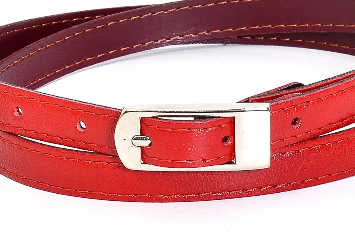 Keskeny női bőröv -Piros – valódi bőröv, elegáns viselethez és esküvőre is ajánlott
